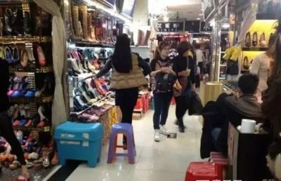 霓裳背后的江湖 中國(guó)服裝批發(fā)市場(chǎng)的生存百態(tài)